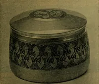 An illustration from XIV [i.e. Vierzehnter] Verbandstag Verband deutscher Juweliere, Gold- & Silberschmiede Strassburg, vom 7.-11. August 1914 : verbunden mit einer Ausstellung alter & neuer Goldschmiedearbeiten und Uhren (1914)