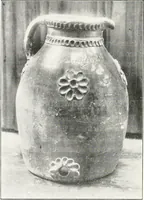 An illustration from Yorkshire potteries, pots and potters (1916)