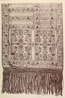 An illustration from Zarys artystycznego rozwoju tkactwa i haftarstwa; objaniony zabytkami Muzeum Narodowego w Krakowie (1906)