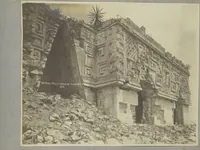 Picture 32 of 45 from 50 original photos of Mexican antiquities, circa 1900-1904 / [ca. half by commerical, half by a competent amateur] (1900), leaf 73