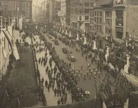 Picture 10 of 21 from [Decorations in the city of New York to honor and welcome the British and French commissions, May 9th to May 13th, 1917 / phot. by Wurts brothers] (1917), leaf 12