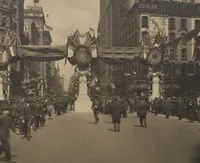 An illustration from [Decorations in the city of New York to honor and welcome the British and French commissions, May 9th to May 13th, 1917 / phot. by Wurts brothers] (1917)
