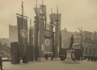 Picture 5 of 21 from [Decorations in the city of New York to honor and welcome the British and French commissions, May 9th to May 13th, 1917 / phot. by Wurts brothers] (1917), leaf 7