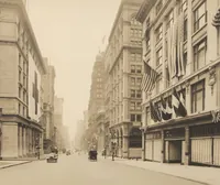 An illustration from [Decorations in the city of New York to honor and welcome the Italian commission, June 21, 22, 23, 1917 / phot. by Wurts brothers] (1917)