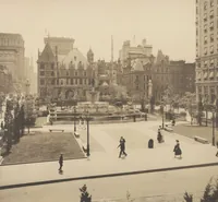 Picture 12 of 27 from [Decorations in the city of New York to honor and welcome the Italian commission, June 21, 22, 23, 1917 / phot. by Wurts brothers] (1917), leaf 14
