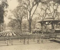 Picture 9 of 12 from [Decorations in the city of New York to honor and welcome the Russian commission, July 6-7, 1917 / phot. by Wurts brothers] (1917), leaf 10