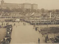 Picture 1 of 12 from [Decorations in the city of New York to honor and welcome the Russian commission, July 6-7, 1917 / phot. by Wurts brothers] (1917), leaf 2