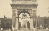 Picture 5 of 12 from [Decorations in the city of New York to honor and welcome the Russian commission, July 6-7, 1917 / phot. by Wurts brothers] (1917), leaf 6
