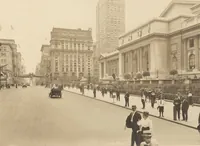 Picture 6 of 12 from [Decorations in the city of New York to honor and welcome the Russian commission, July 6-7, 1917 / phot. by Wurts brothers] (1917), leaf 7
