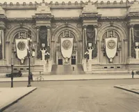 Picture 8 of 12 from [Decorations in the city of New York to honor and welcome the Russian commission, July 6-7, 1917 / phot. by Wurts brothers] (1917), leaf 9