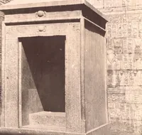 An illustration from [Album of Egyptian and Turkish photographs. Volume 1 / assembled by Rudolf H. and Lulu Reinhart in 1906 on their wedding trip] (1906)