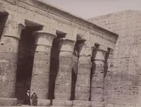 An illustration from [Album of Egyptian and Turkish photographs. Volume 1 / assembled by Rudolf H. and Lulu Reinhart in 1906 on their wedding trip] (1906)