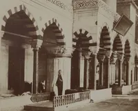 An illustration from [Album of Egyptian and Turkish photographs. Volume 1 / assembled by Rudolf H. and Lulu Reinhart in 1906 on their wedding trip] (1906)
