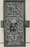 An illustration from Documents de ferronnerie ancienne du XIIe au XVIIIe siècle : recueil de 40 planches comprenant plus de 100 documents de ferronnerie monumentale et de serrurerie fine ... (1922)