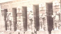 An illustration from [Album of Egyptian and Turkish photographs. Volume 2 / assembled by Rudolf H. and Lulu Reinhart in 1906 on their wedding trip] (1906)