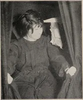 An illustration from Phenomena of materialisation : a contribution to the investigation of mediumistic teleplastics / by Baron von Schrenck Notzing ; translated by E.E. Fournier d'Albe. (1923)