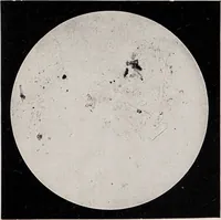 An illustration from Phenomena of materialisation : a contribution to the investigation of mediumistic teleplastics / by Baron von Schrenck Notzing ; translated by E.E. Fournier d'Albe. (1923)